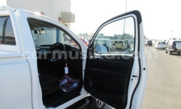 Acheter Occasion Voiture Toyota Hilux Blanc à Beitbridge, Matabeleland South Acheter Occasion Voiture Toyota Hilux Blanc à Beitbridge, Matabeleland South