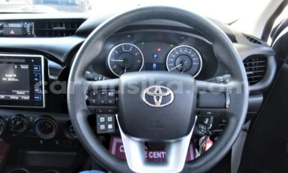 Acheter Occasion Voiture Toyota Hilux Blanc à Beitbridge, Matabeleland South Acheter Occasion Voiture Toyota Hilux Blanc à Beitbridge, Matabeleland South
