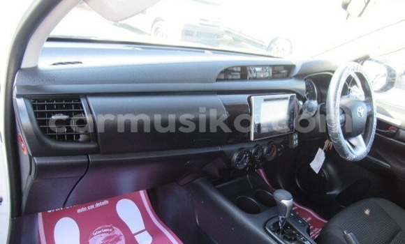 Acheter Occasion Voiture Toyota Hilux Blanc à Beitbridge, Matabeleland South Acheter Occasion Voiture Toyota Hilux Blanc à Beitbridge, Matabeleland South