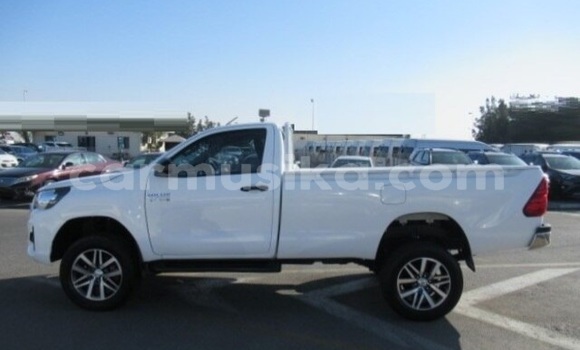 Acheter Occasion Voiture Toyota Hilux Blanc à Beitbridge, Matabeleland South Acheter Occasion Voiture Toyota Hilux Blanc à Beitbridge, Matabeleland South