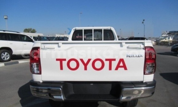 Acheter Occasion Voiture Toyota Hilux Blanc à Beitbridge, Matabeleland South Acheter Occasion Voiture Toyota Hilux Blanc à Beitbridge, Matabeleland South
