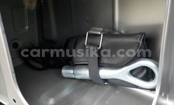 Nunua Ilio tumika Nissan Nv350 Brown Gari ndani ya Beitbridge nchini Matabeleland Kusini Nunua Ilio tumika Nissan Nv350 Brown Gari ndani ya Beitbridge nchini Matabeleland Kusini