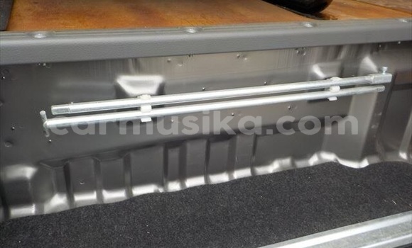 Nunua Ilio tumika Nissan Nv350 Brown Gari ndani ya Beitbridge nchini Matabeleland Kusini Nunua Ilio tumika Nissan Nv350 Brown Gari ndani ya Beitbridge nchini Matabeleland Kusini