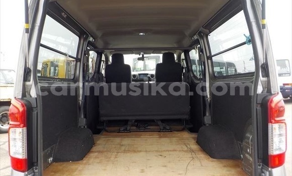 Nunua Ilio tumika Nissan Nv350 Brown Gari ndani ya Beitbridge nchini Matabeleland Kusini Nunua Ilio tumika Nissan Nv350 Brown Gari ndani ya Beitbridge nchini Matabeleland Kusini
