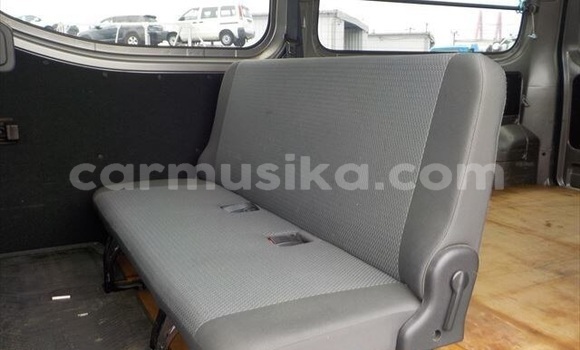 Nunua Ilio tumika Nissan Nv350 Brown Gari ndani ya Beitbridge nchini Matabeleland Kusini Nunua Ilio tumika Nissan Nv350 Brown Gari ndani ya Beitbridge nchini Matabeleland Kusini