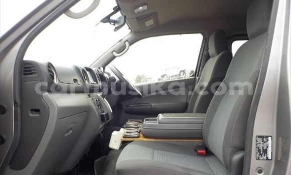 Nunua Ilio tumika Nissan Nv350 Brown Gari ndani ya Beitbridge nchini Matabeleland Kusini Nunua Ilio tumika Nissan Nv350 Brown Gari ndani ya Beitbridge nchini Matabeleland Kusini