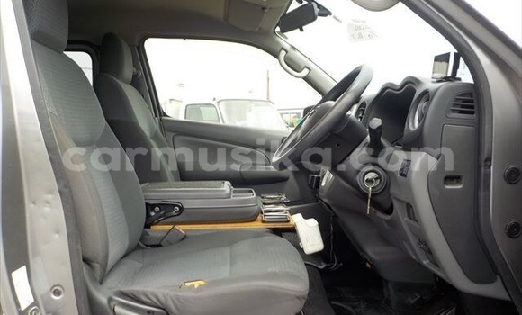 Nunua Ilio tumika Nissan Nv350 Brown Gari ndani ya Beitbridge nchini Matabeleland Kusini Nunua Ilio tumika Nissan Nv350 Brown Gari ndani ya Beitbridge nchini Matabeleland Kusini