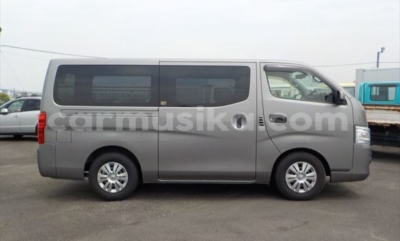 Nunua Ilio tumika Nissan Nv350 Brown Gari ndani ya Beitbridge nchini Matabeleland Kusini Nunua Ilio tumika Nissan Nv350 Brown Gari ndani ya Beitbridge nchini Matabeleland Kusini