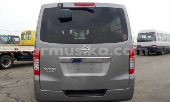 Nunua Ilio tumika Nissan Nv350 Brown Gari ndani ya Beitbridge nchini Matabeleland Kusini Nunua Ilio tumika Nissan Nv350 Brown Gari ndani ya Beitbridge nchini Matabeleland Kusini