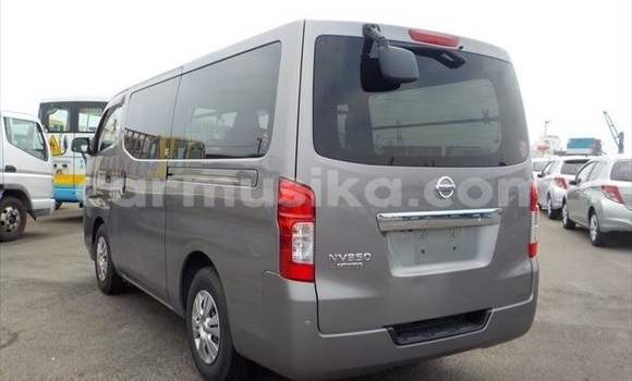 Nunua Ilio tumika Nissan Nv350 Brown Gari ndani ya Beitbridge nchini Matabeleland Kusini Nunua Ilio tumika Nissan Nv350 Brown Gari ndani ya Beitbridge nchini Matabeleland Kusini