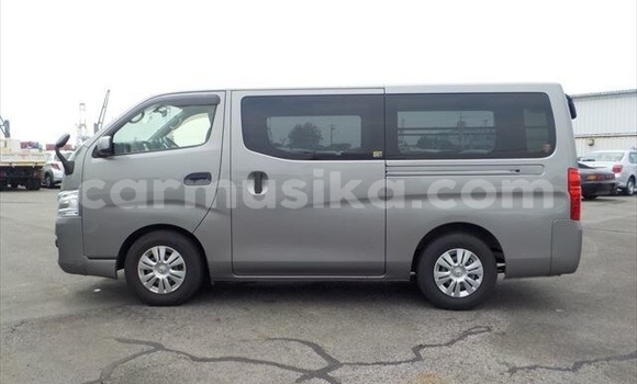 Nunua Ilio tumika Nissan Nv350 Brown Gari ndani ya Beitbridge nchini Matabeleland Kusini Nunua Ilio tumika Nissan Nv350 Brown Gari ndani ya Beitbridge nchini Matabeleland Kusini