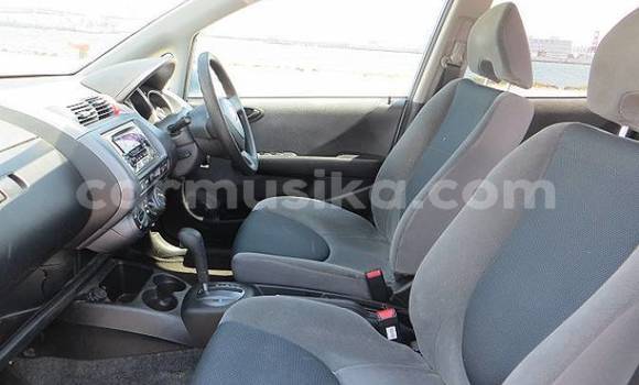 Acheter Occasion Voiture Honda Fit Bleu à Beitbridge, Matabeleland South Acheter Occasion Voiture Honda Fit Bleu à Beitbridge, Matabeleland South