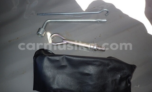 Acheter Occasion Voiture Nissan Vanette Blanc à Beitbridge, Matabeleland South Acheter Occasion Voiture Nissan Vanette Blanc à Beitbridge, Matabeleland South