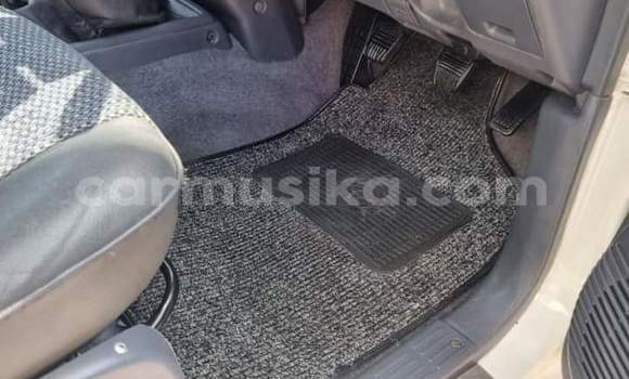 Acheter Occasion Voiture Toyota Hilux Blanc à Beitbridge, Matabeleland South Acheter Occasion Voiture Toyota Hilux Blanc à Beitbridge, Matabeleland South