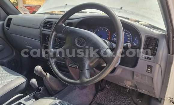 Acheter Occasion Voiture Toyota Hilux Blanc à Beitbridge, Matabeleland South Acheter Occasion Voiture Toyota Hilux Blanc à Beitbridge, Matabeleland South
