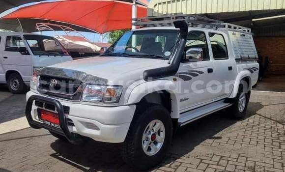 Acheter Occasion Voiture Toyota Hilux Blanc à Beitbridge, Matabeleland South Acheter Occasion Voiture Toyota Hilux Blanc à Beitbridge, Matabeleland South