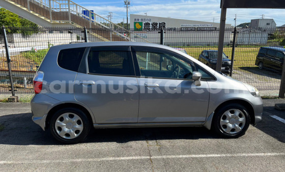 Buy Used Honda Fit Silver Car in Beitbridge in Matabeleland South Buy Used Honda Fit Silver Car in Beitbridge in Matabeleland South