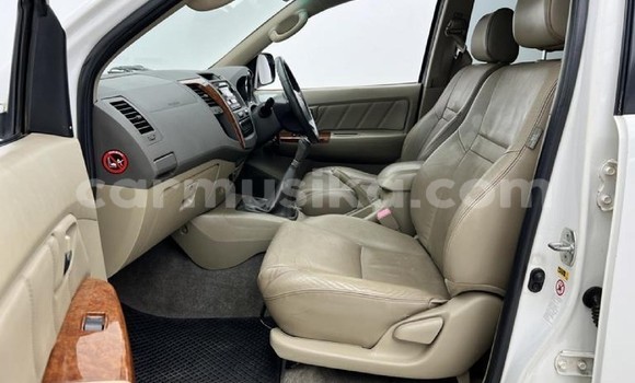 Acheter Occasion Voiture Toyota Fortuner Blanc à Beitbridge, Matabeleland South Acheter Occasion Voiture Toyota Fortuner Blanc à Beitbridge, Matabeleland South