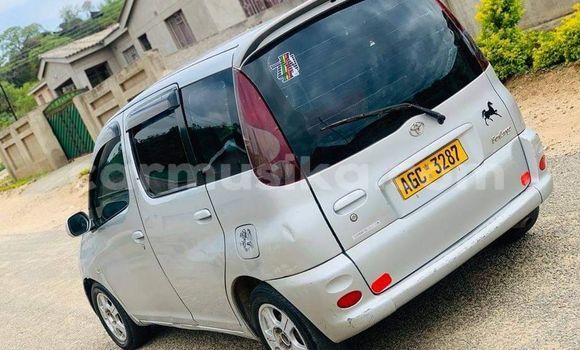 Acheter Occasion Voiture Toyota FunCargo Autre à Harare, Harare Acheter Occasion Voiture Toyota FunCargo Autre à Harare, Harare