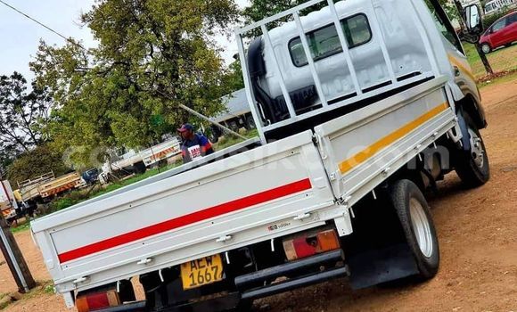 Acheter Occasion Utilitaire Toyota Dyna Blanc à Harare, Harare Acheter Occasion Utilitaire Toyota Dyna Blanc à Harare, Harare
