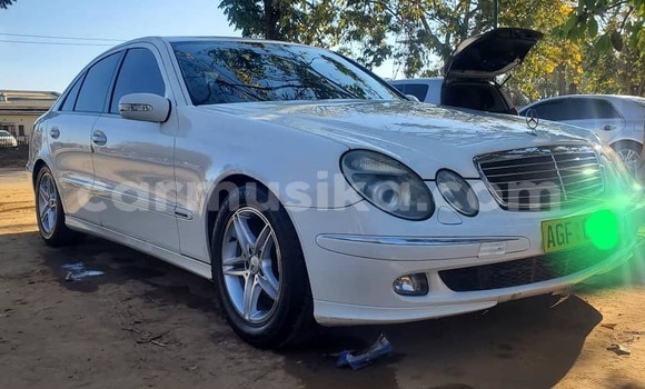 Acheter Occasion Voiture Mercedes‒Benz E–Class Blanc à Harare, Harare Acheter Occasion Voiture Mercedes‒Benz E–Class Blanc à Harare, Harare