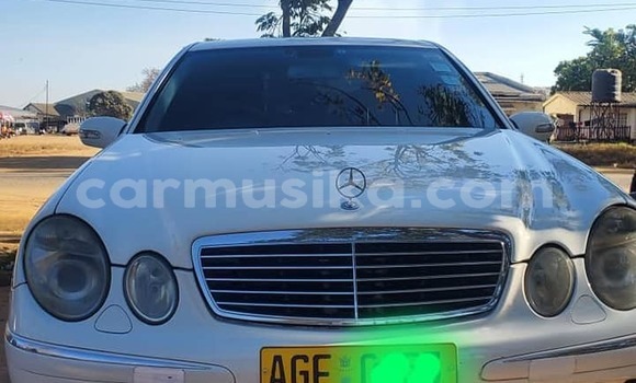 Acheter Occasion Voiture Mercedes‒Benz E–Class Blanc à Harare, Harare Acheter Occasion Voiture Mercedes‒Benz E–Class Blanc à Harare, Harare