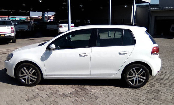 Acheter Occasion Voiture Volkswagen Polo Blanc à Beitbridge, Matabeleland South Acheter Occasion Voiture Volkswagen Polo Blanc à Beitbridge, Matabeleland South