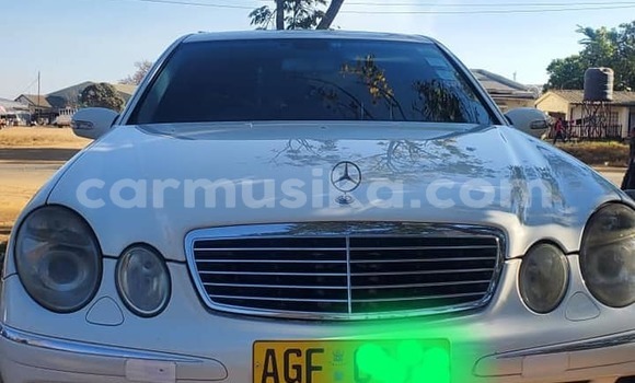 Acheter Occasion Voiture Mercedes‒Benz E–Class Blanc à Harare, Harare Acheter Occasion Voiture Mercedes‒Benz E–Class Blanc à Harare, Harare