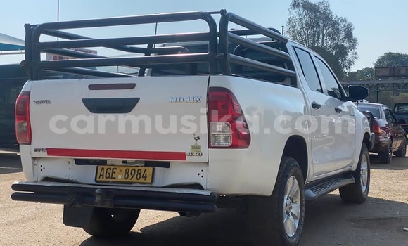 Tenga Tsaru Toyota Hilux Chena Mota in Harare in Harare Tenga Tsaru Toyota Hilux Chena Mota in Harare in Harare