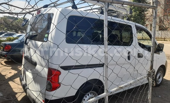 Acheter Occasion Voiture Nissan Bassara Blanc à Chegutu, Mashonaland West Acheter Occasion Voiture Nissan Bassara Blanc à Chegutu, Mashonaland West