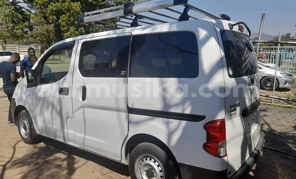 Acheter Occasion Voiture Nissan Bassara Blanc à Chegutu, Mashonaland West Acheter Occasion Voiture Nissan Bassara Blanc à Chegutu, Mashonaland West