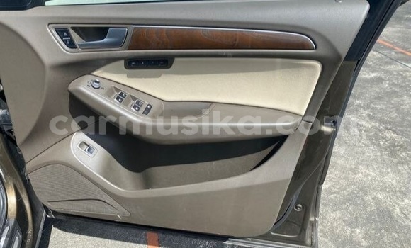 Nunua Ilio tumika Audi Q5 Beige Gari ndani ya Beitbridge nchini Matabeleland Kusini Nunua Ilio tumika Audi Q5 Beige Gari ndani ya Beitbridge nchini Matabeleland Kusini