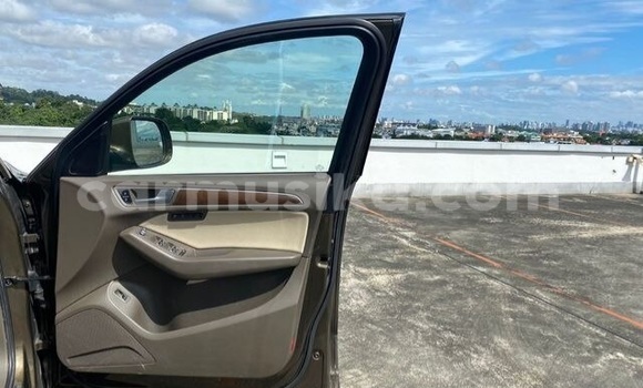 Nunua Ilio tumika Audi Q5 Beige Gari ndani ya Beitbridge nchini Matabeleland Kusini Nunua Ilio tumika Audi Q5 Beige Gari ndani ya Beitbridge nchini Matabeleland Kusini