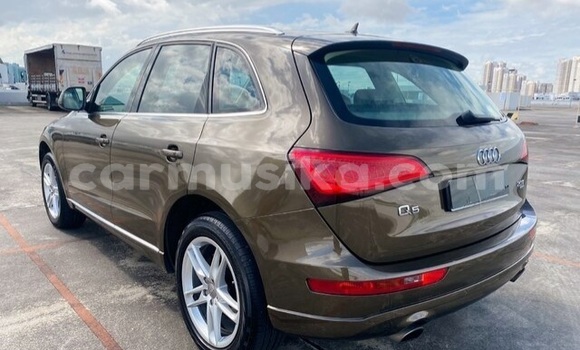 Nunua Ilio tumika Audi Q5 Beige Gari ndani ya Beitbridge nchini Matabeleland Kusini Nunua Ilio tumika Audi Q5 Beige Gari ndani ya Beitbridge nchini Matabeleland Kusini