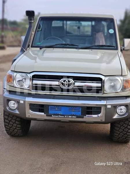 Big with watermark toyota land cruiser manicaland chimanimani 34072