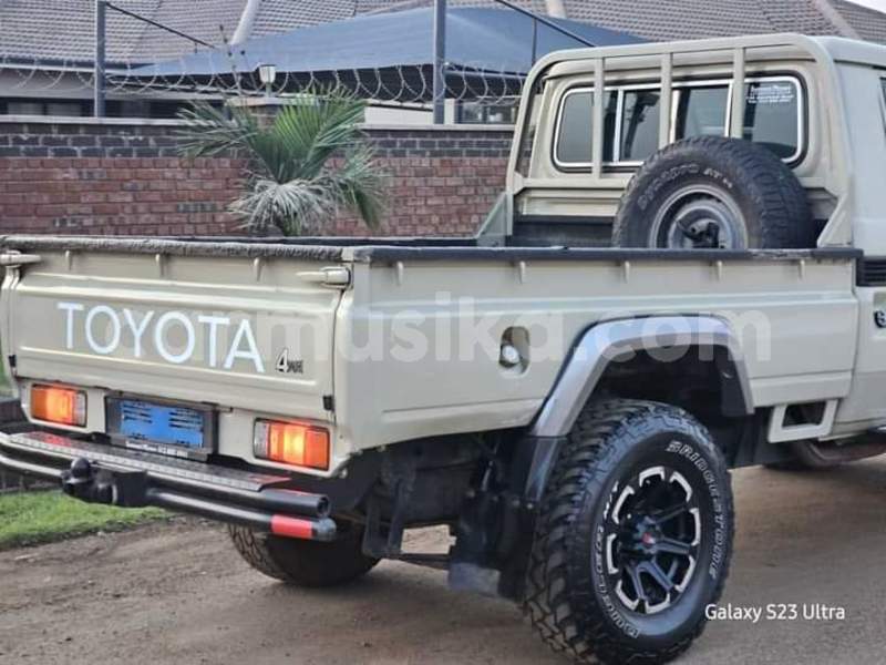 Big with watermark toyota land cruiser manicaland chimanimani 34072