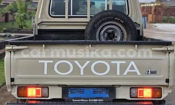 Acheter Occasion Voiture Toyota Land Cruiser Beige à Chimanimani, Manicaland Acheter Occasion Voiture Toyota Land Cruiser Beige à Chimanimani, Manicaland