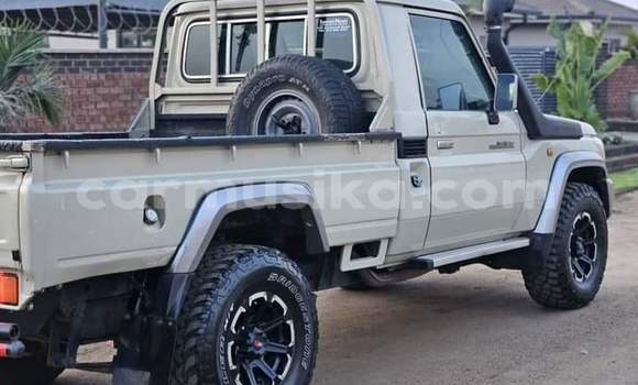 Acheter Occasion Voiture Toyota Land Cruiser Beige à Chimanimani, Manicaland Acheter Occasion Voiture Toyota Land Cruiser Beige à Chimanimani, Manicaland
