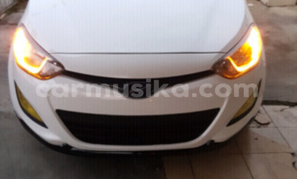 Buy Used Hyundai i20 White Car in Beitbridge in Matabeleland South Buy Used Hyundai i20 White Car in Beitbridge in Matabeleland South