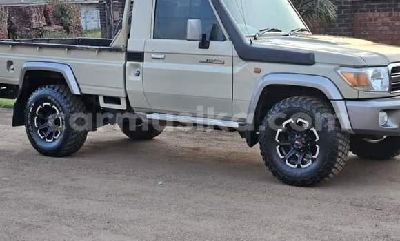 Acheter Occasion Voiture Toyota Land Cruiser Beige à Chimanimani, Manicaland Acheter Occasion Voiture Toyota Land Cruiser Beige à Chimanimani, Manicaland