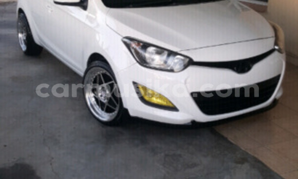 Buy Used Hyundai i20 White Car in Beitbridge in Matabeleland South Buy Used Hyundai i20 White Car in Beitbridge in Matabeleland South