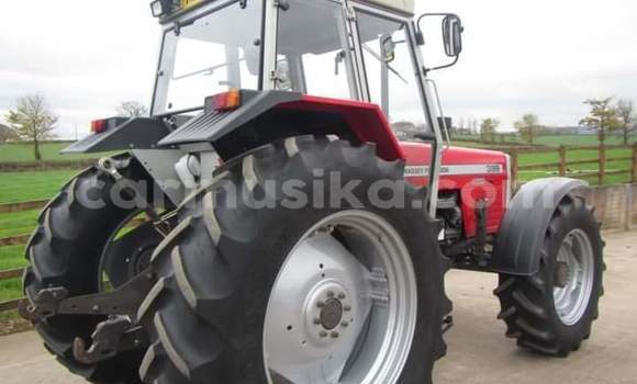 Acheter Occasion Utilitaire International 7600i Rouge à Beitbridge, Matabeleland South Acheter Occasion Utilitaire International 7600i Rouge à Beitbridge, Matabeleland South