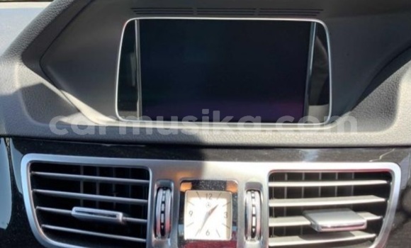 Acheter Occasion Voiture Mercedes-Benz E-Classe Gris à Beitbridge, Matabeleland South Acheter Occasion Voiture Mercedes-Benz E-Classe Gris à Beitbridge, Matabeleland South