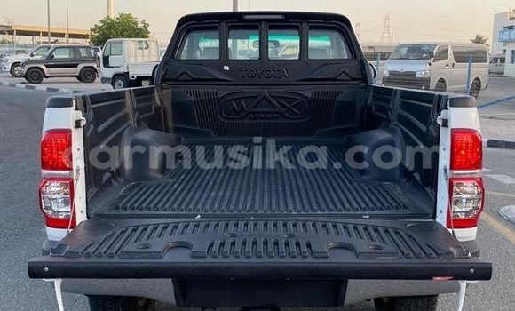 Acheter Occasion Voiture Toyota Hilux Blanc à Beitbridge, Matabeleland South Acheter Occasion Voiture Toyota Hilux Blanc à Beitbridge, Matabeleland South