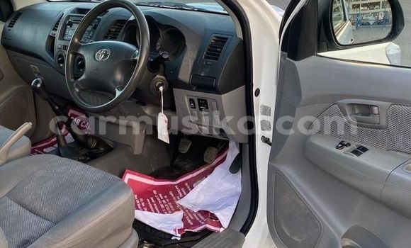 Acheter Occasion Voiture Toyota Hilux Blanc à Beitbridge, Matabeleland South Acheter Occasion Voiture Toyota Hilux Blanc à Beitbridge, Matabeleland South