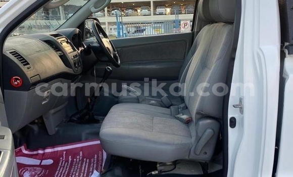 Acheter Occasion Voiture Toyota Hilux Blanc à Beitbridge, Matabeleland South Acheter Occasion Voiture Toyota Hilux Blanc à Beitbridge, Matabeleland South