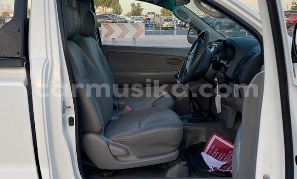 Acheter Occasion Voiture Toyota Hilux Blanc à Beitbridge, Matabeleland South Acheter Occasion Voiture Toyota Hilux Blanc à Beitbridge, Matabeleland South