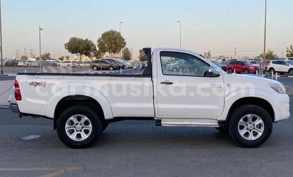 Acheter Occasion Voiture Toyota Hilux Blanc à Beitbridge, Matabeleland South Acheter Occasion Voiture Toyota Hilux Blanc à Beitbridge, Matabeleland South