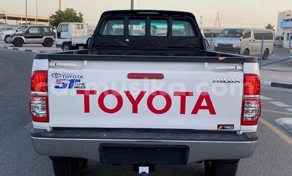Acheter Occasion Voiture Toyota Hilux Blanc à Beitbridge, Matabeleland South Acheter Occasion Voiture Toyota Hilux Blanc à Beitbridge, Matabeleland South