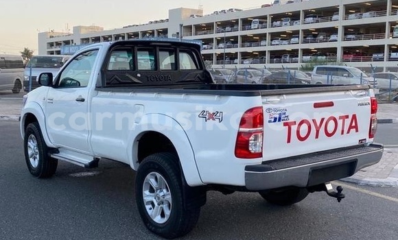 Acheter Occasion Voiture Toyota Hilux Blanc à Beitbridge, Matabeleland South Acheter Occasion Voiture Toyota Hilux Blanc à Beitbridge, Matabeleland South